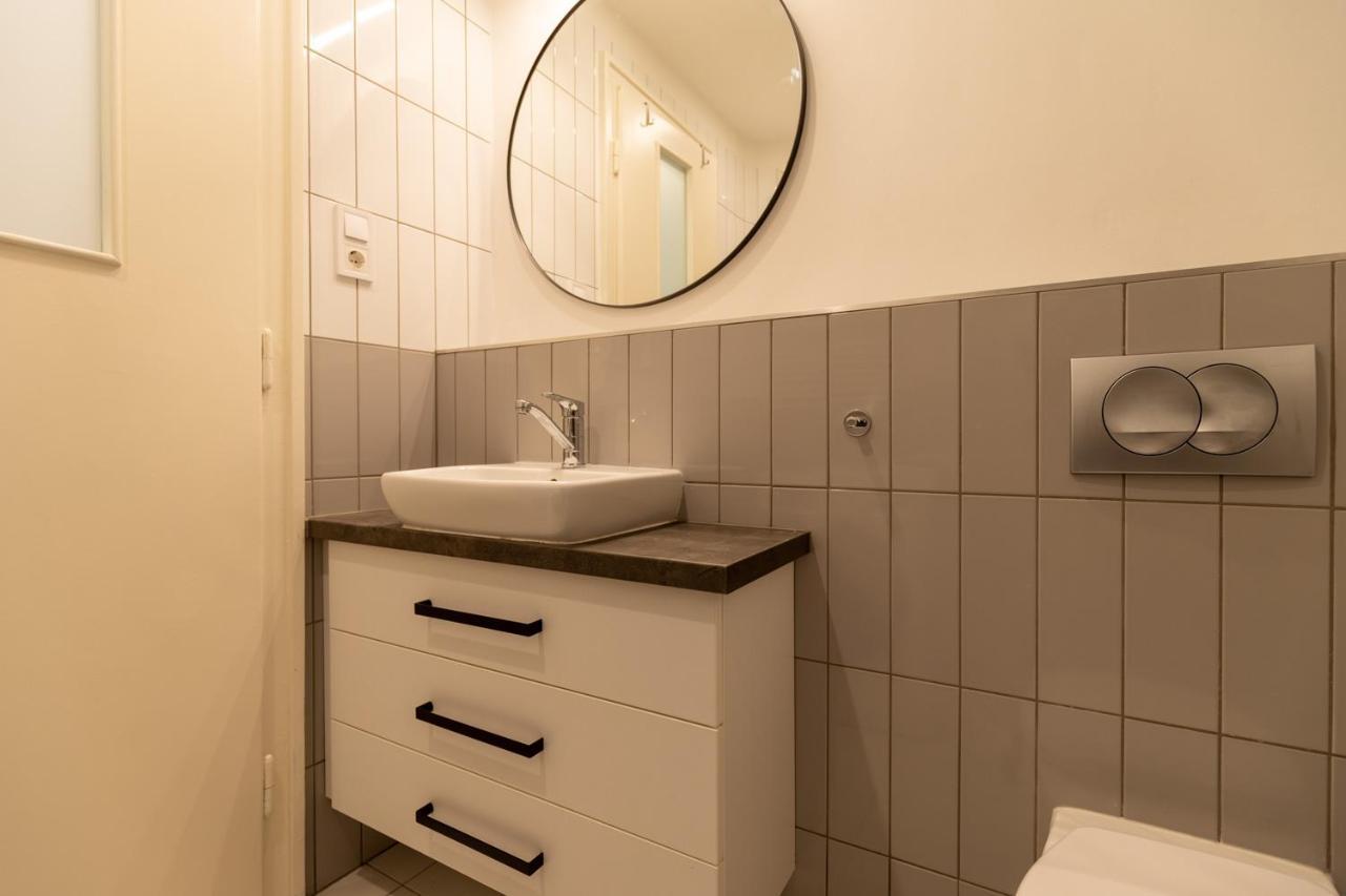 The Palm Springs Apartment Boedapest Buitenkant foto